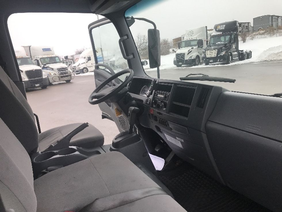 Light Duty Box Truck-Light and Medium Duty Trucks-Isuzu-2022-NPR-Oshawa-ON-181,321\n\t\tkm-$ 52,750 - Image 22
