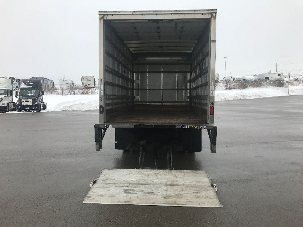 Light Duty Box Truck-Light and Medium Duty Trucks-Isuzu-2022-NPR-Oshawa-ON-181,321\n\t\tkm-$ 52,750 - Image 9