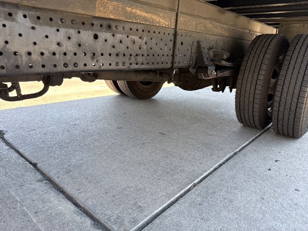 Light Duty Box Truck-Light and Medium Duty Trucks-Isuzu-2022-NPR-Phoenix-AZ-192,913\n\t\tmiles-$ 29,000 - Image 5