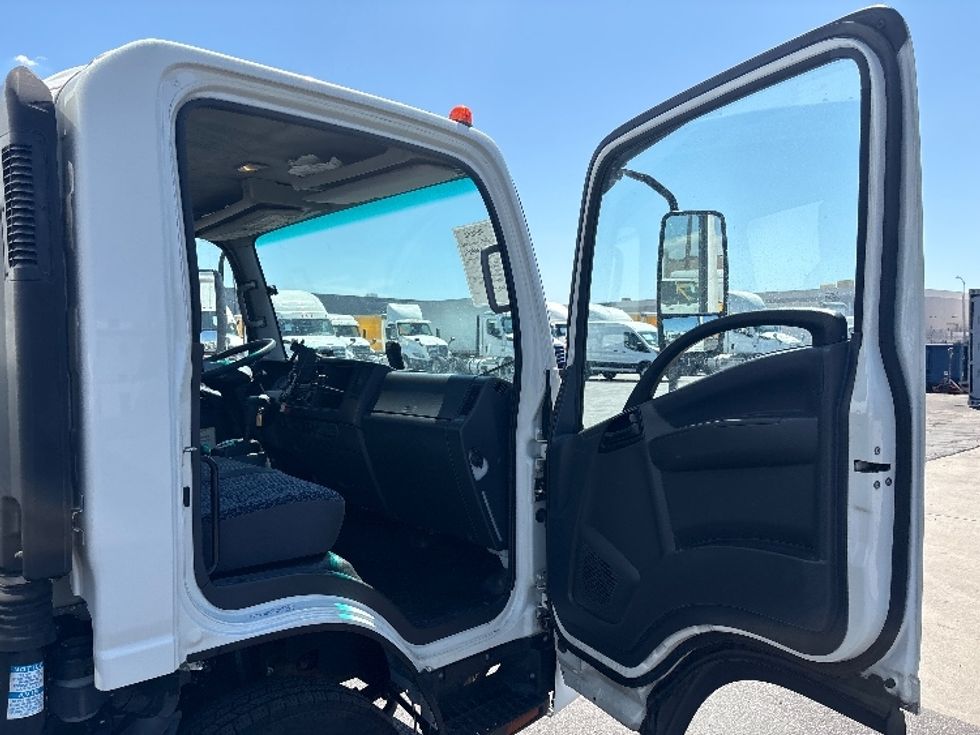 Light Duty Box Truck-Light and Medium Duty Trucks-Isuzu-2022-NPR-Phoenix-AZ-198,503\n\t\tmiles-$ 28,000 - Image 19