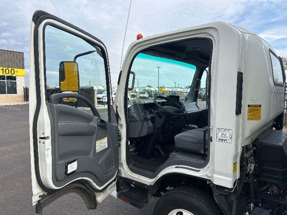 Light Duty Box Truck-Light and Medium Duty Trucks-Isuzu-2022-NPR-Phoenix-AZ-64,731\n\t\tmiles-$ 51,250 - Image 16