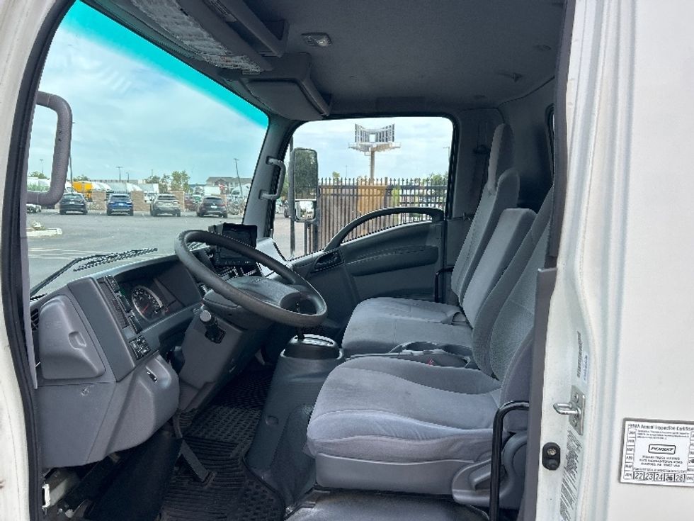 Light Duty Box Truck-Light and Medium Duty Trucks-Isuzu-2022-NPR-Phoenix-AZ-64,731\n\t\tmiles-$ 51,250 - Image 19