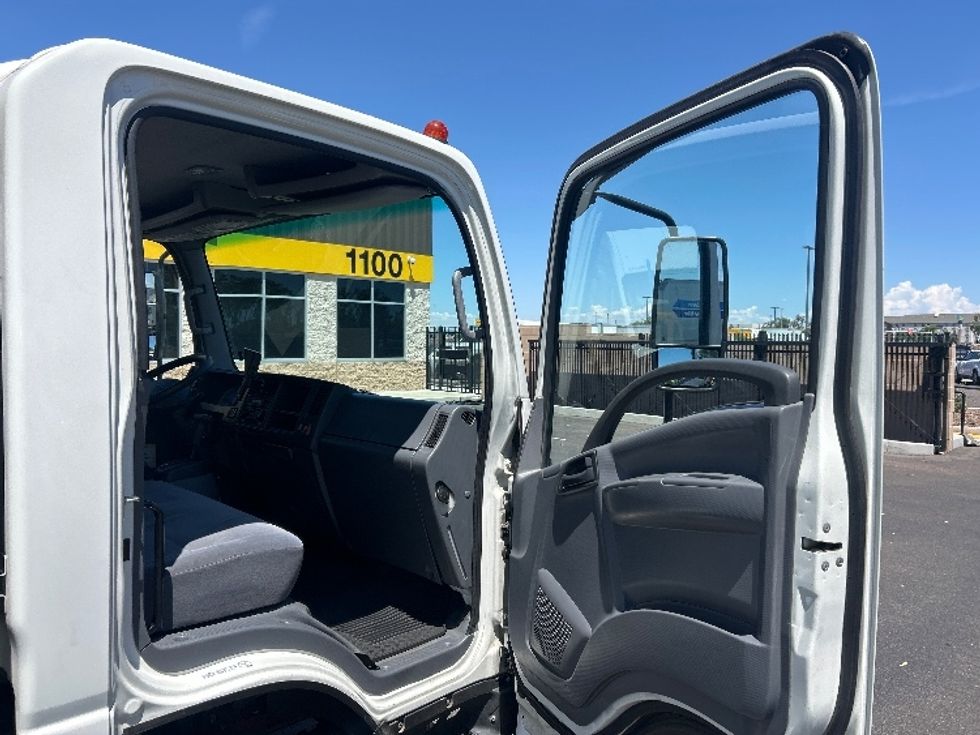 Light Duty Box Truck-Light and Medium Duty Trucks-Isuzu-2022-NPR-Phoenix-AZ-71,887\n\t\tmiles-$ 51,750 - Image 19