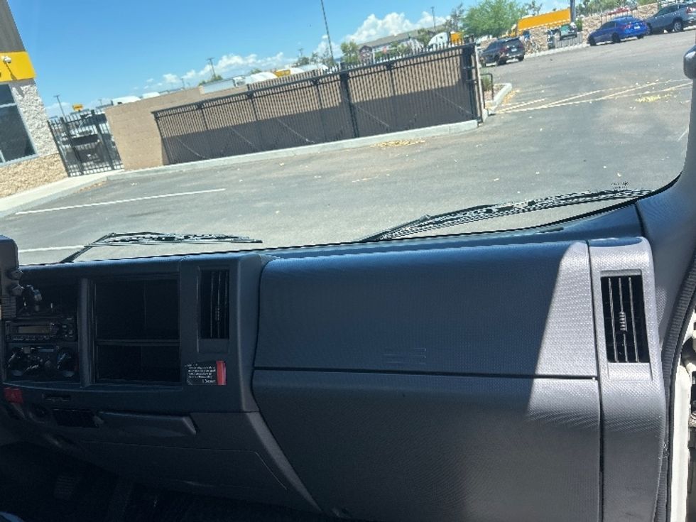 Light Duty Box Truck-Light and Medium Duty Trucks-Isuzu-2022-NPR-Phoenix-AZ-71,887\n\t\tmiles-$ 51,750 - Image 20