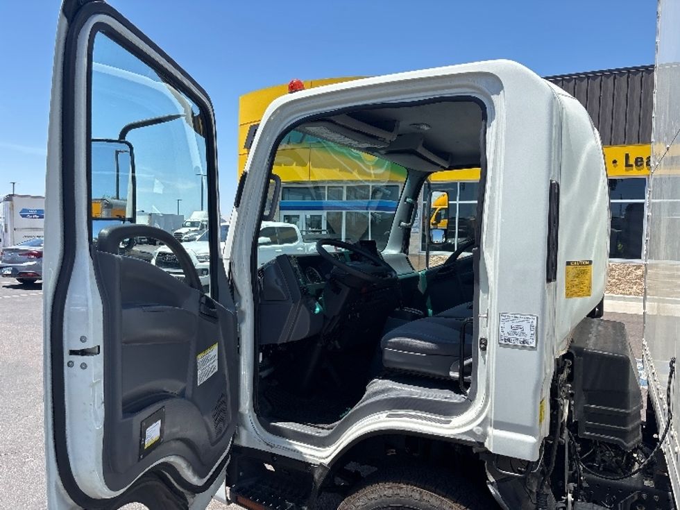 Light Duty Box Truck-Light and Medium Duty Trucks-Isuzu-2022-NPR-Phoenix-AZ-77,905\n\t\tmiles-$ 51,000 - Image 16