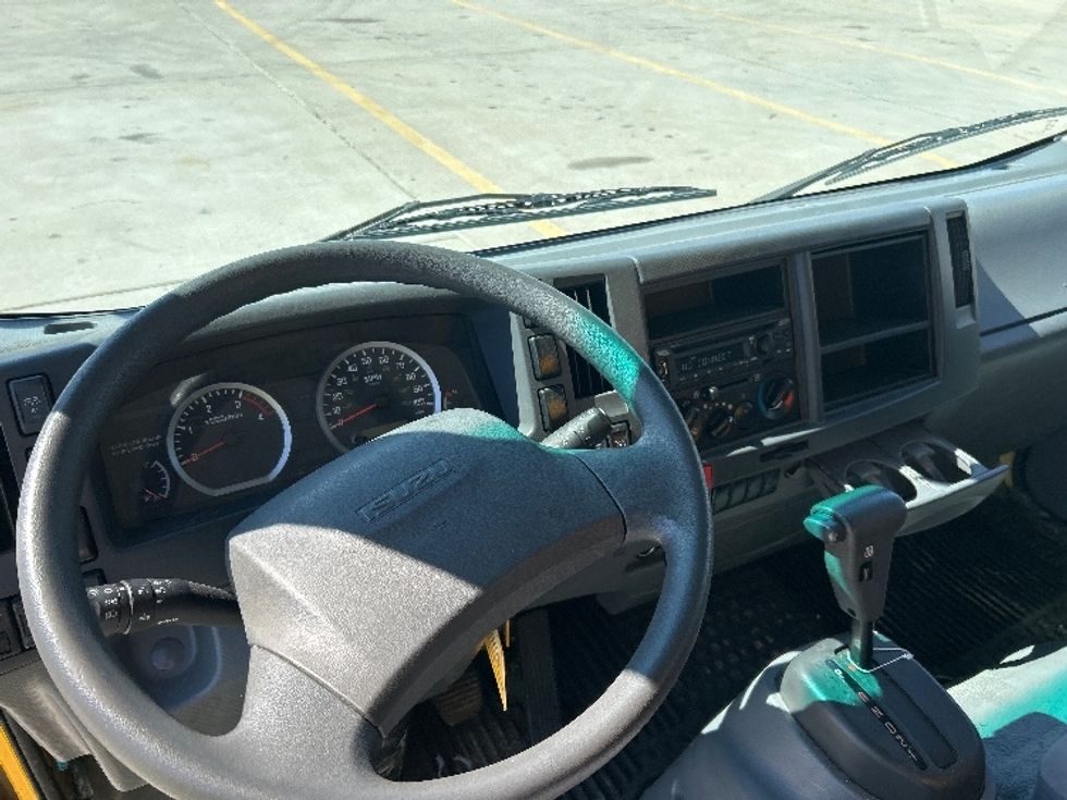 Light Duty Box Truck-Light and Medium Duty Trucks-Isuzu-2022-NPR-Phoenix-AZ-84,823\n\t\tmiles-$ 18,000 - Image 16