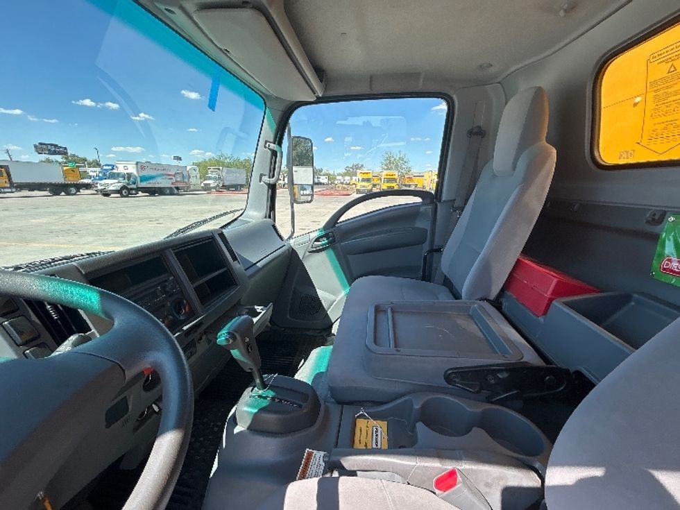 Light Duty Box Truck-Light and Medium Duty Trucks-Isuzu-2022-NPR-Phoenix-AZ-84,823\n\t\tmiles-$ 18,000 - Image 17