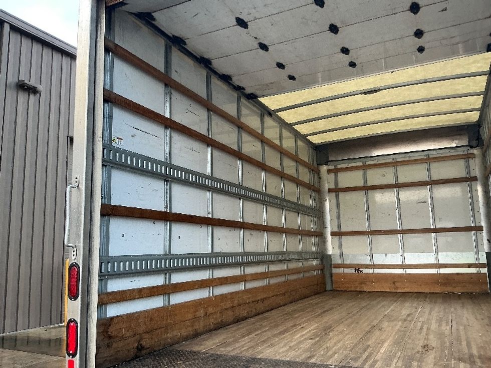 Light Duty Box Truck-Light and Medium Duty Trucks-Isuzu-2022-NPR-Portland-OR-119,797\n\t\tmiles-$ 42,000 - Image 11