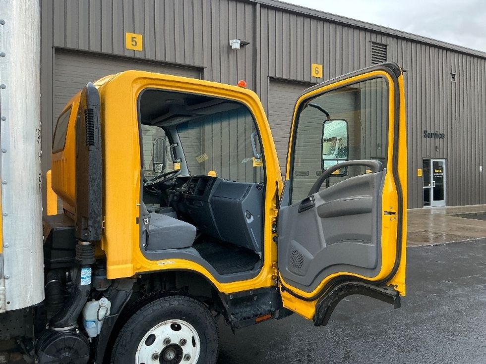 Light Duty Box Truck-Light and Medium Duty Trucks-Isuzu-2022-NPR-Portland-OR-119,797\n\t\tmiles-$ 42,000 - Image 20