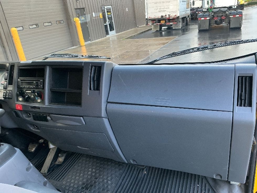 Light Duty Box Truck-Light and Medium Duty Trucks-Isuzu-2022-NPR-Portland-OR-119,797\n\t\tmiles-$ 42,000 - Image 21