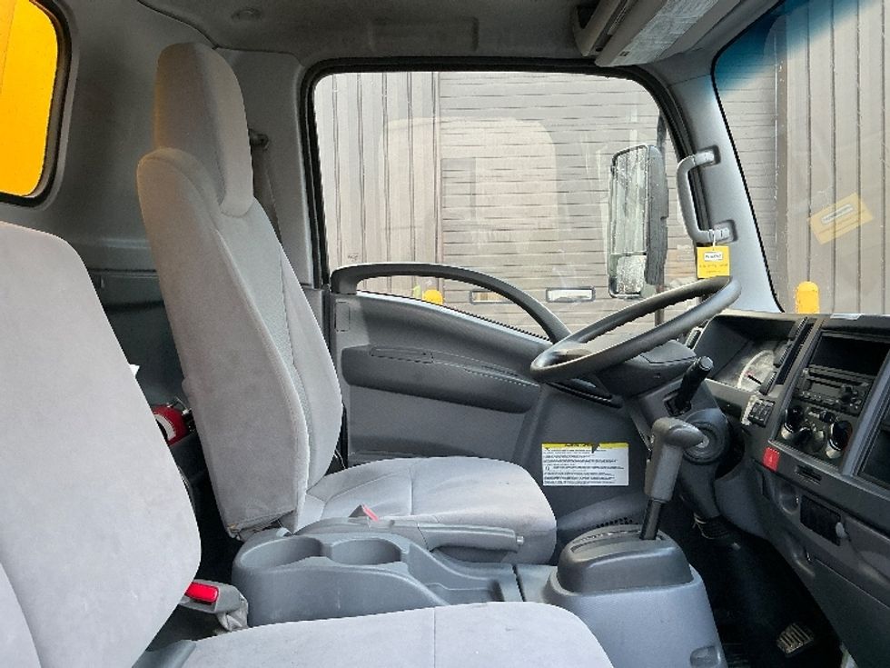 Light Duty Box Truck-Light and Medium Duty Trucks-Isuzu-2022-NPR-Portland-OR-119,797\n\t\tmiles-$ 42,000 - Image 22