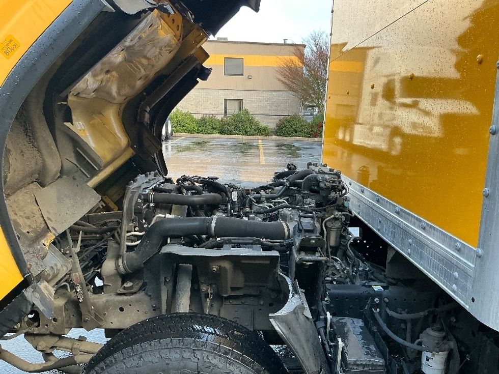 Light Duty Box Truck-Light and Medium Duty Trucks-Isuzu-2022-NPR-Portland-OR-119,797\n\t\tmiles-$ 42,000 - Image 23