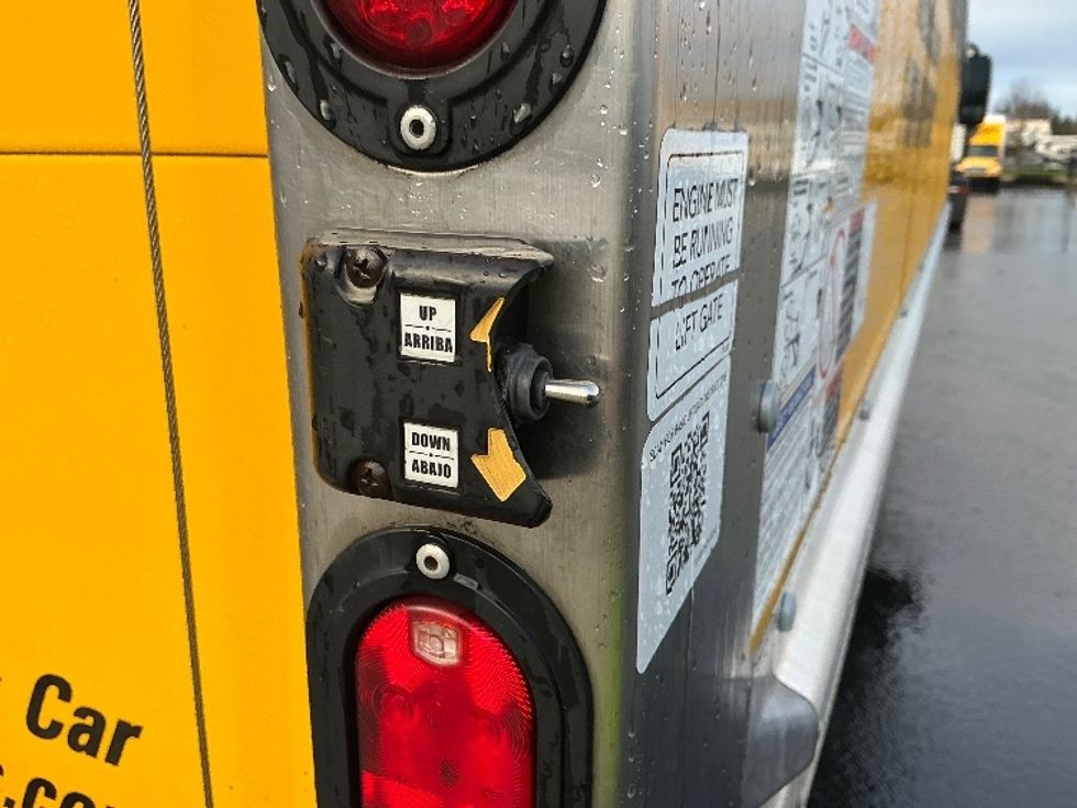 Light Duty Box Truck-Light and Medium Duty Trucks-Isuzu-2022-NPR-Portland-OR-119,797\n\t\tmiles-$ 42,000 - Image 25