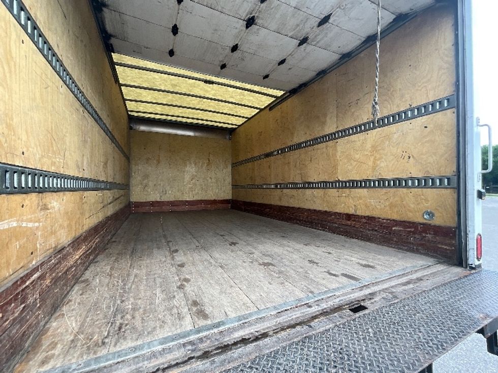 Light Duty Box Truck-Light and Medium Duty Trucks-Isuzu-2022-NPR-Prince George-VA-198,049\n\t\tmiles-$ 29,750 - Image 12