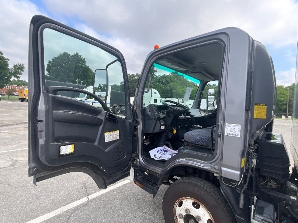 Light Duty Box Truck-Light and Medium Duty Trucks-Isuzu-2022-NPR-Prince George-VA-198,049\n\t\tmiles-$ 29,750 - Image 16
