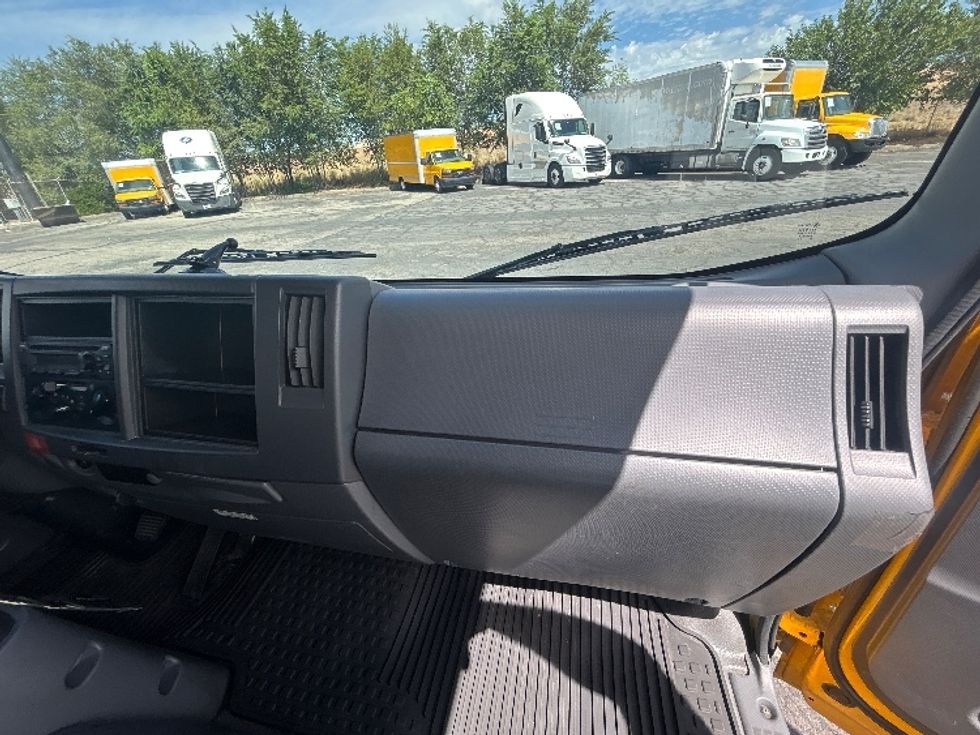 Light Duty Box Truck-Light and Medium Duty Trucks-Isuzu-2022-NPR-Salt Lake City-UT-71,332\n\t\tmiles-$ 49,250 - Image 21