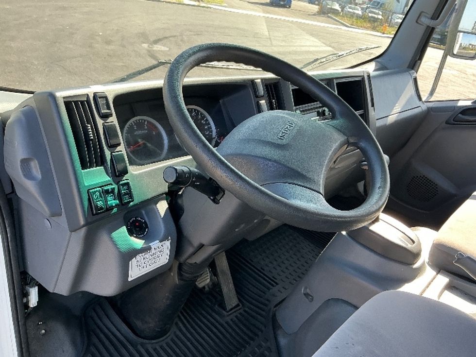 Light Duty Box Truck-Light and Medium Duty Trucks-Isuzu-2022-NPR-Stockton-CA-158,778\n\t\tmiles-$ 35,750 - Image 17