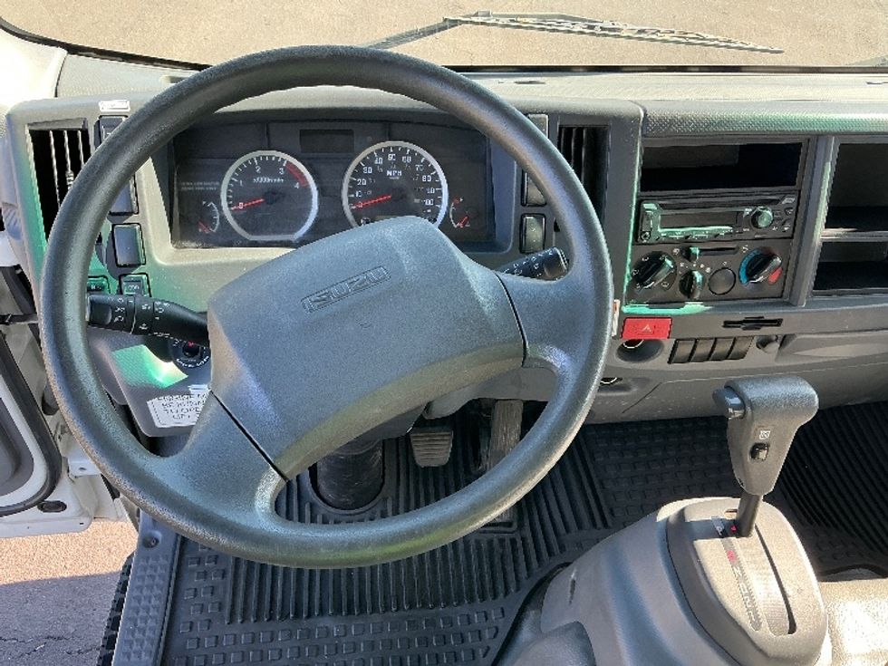 Light Duty Box Truck-Light and Medium Duty Trucks-Isuzu-2022-NPR-Stockton-CA-158,778\n\t\tmiles-$ 35,750 - Image 18