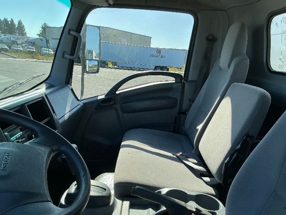 Light Duty Box Truck-Light and Medium Duty Trucks-Isuzu-2022-NPR-Stockton-CA-158,778\n\t\tmiles-$ 35,750 - Image 19