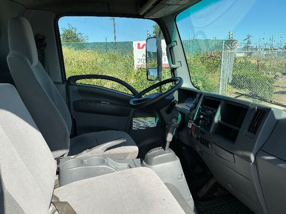 Light Duty Box Truck-Light and Medium Duty Trucks-Isuzu-2022-NPR-Stockton-CA-158,778\n\t\tmiles-$ 35,750 - Image 22