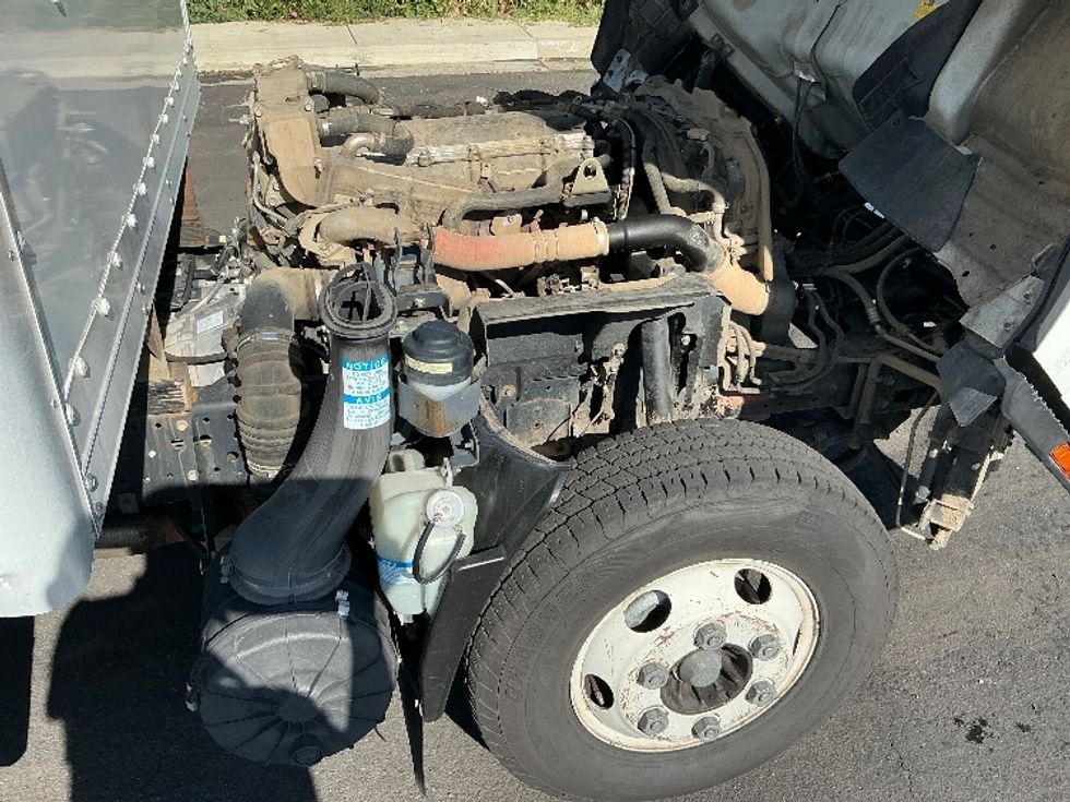 Light Duty Box Truck-Light and Medium Duty Trucks-Isuzu-2022-NPR-Stockton-CA-158,778\n\t\tmiles-$ 35,750 - Image 23