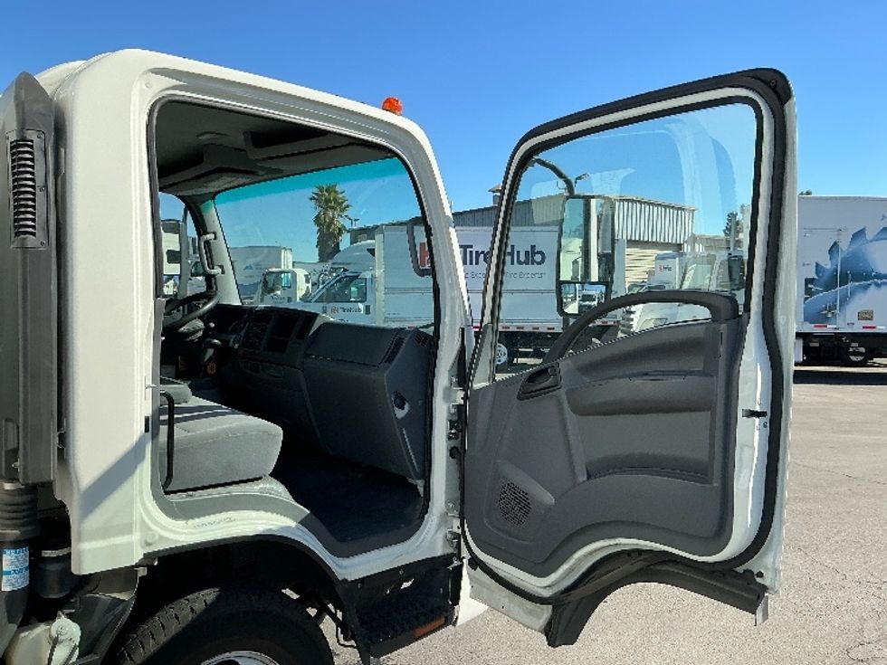 Light Duty Box Truck-Light and Medium Duty Trucks-Isuzu-2022-NPR-West Sacramento-CA-113,362\n\t\tmiles-$ 47,500 - Image 20