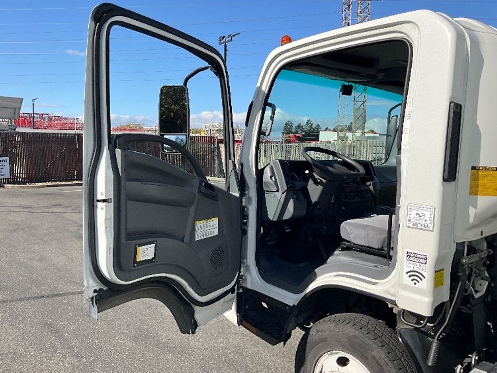 Light Duty Box Truck-Light and Medium Duty Trucks-Isuzu-2022-NPR-West Sacramento-CA-116,466\n\t\tmiles-$ 46,750 - Image 16