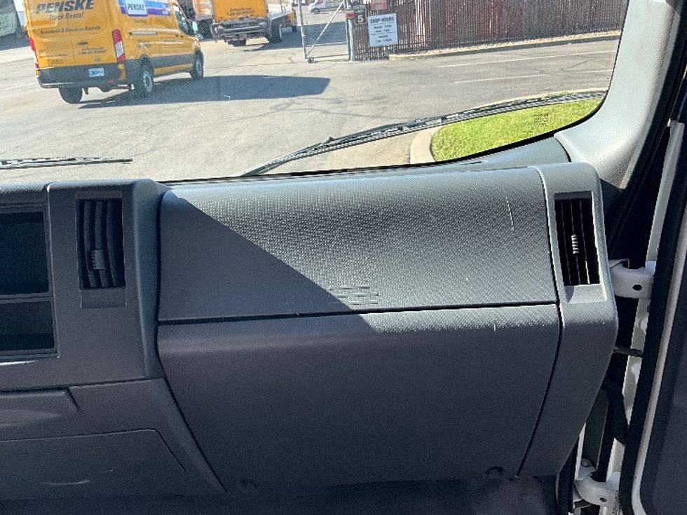 Light Duty Box Truck-Light and Medium Duty Trucks-Isuzu-2022-NPR-West Sacramento-CA-116,466\n\t\tmiles-$ 46,750 - Image 21