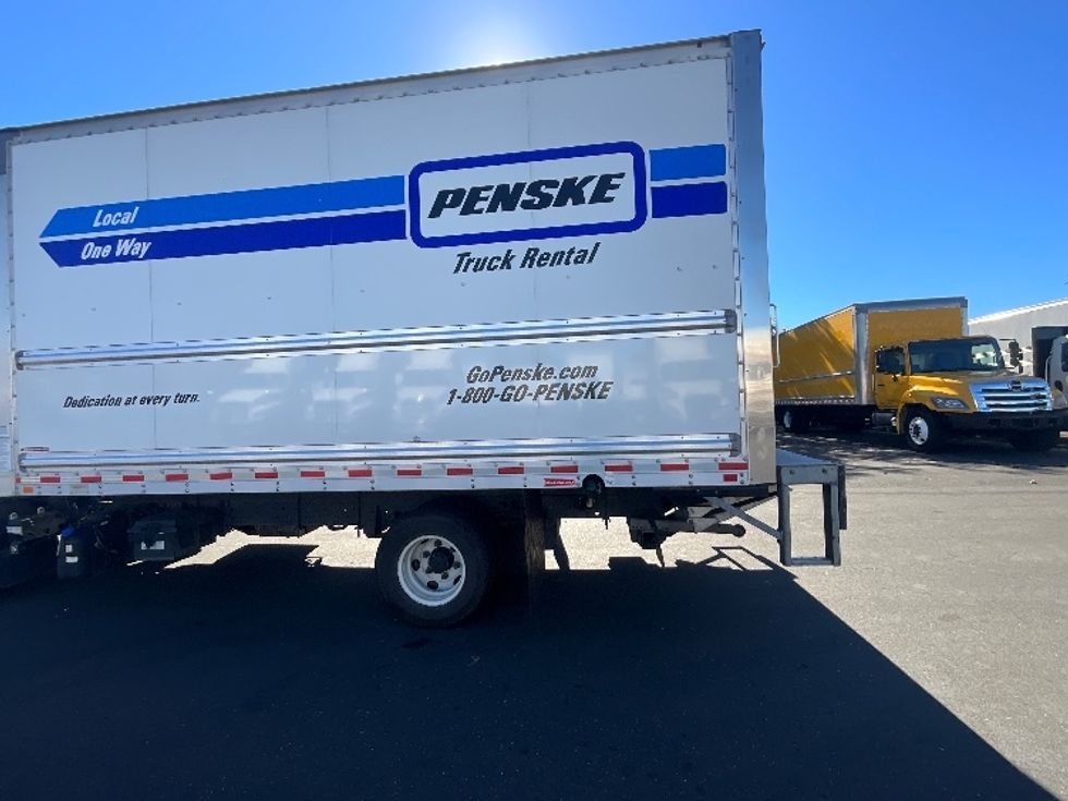 Light Duty Box Truck-Light and Medium Duty Trucks-Isuzu-2022-NPR-West Sacramento-CA-185,442\n\t\tmiles-$ 33,750 - Image 25