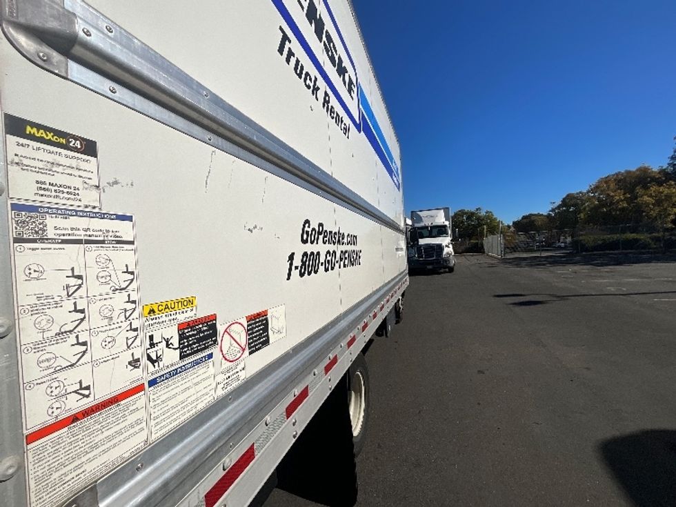 Light Duty Box Truck-Light and Medium Duty Trucks-Isuzu-2022-NPR-West Sacramento-CA-185,442\n\t\tmiles-$ 33,750 - Image 27