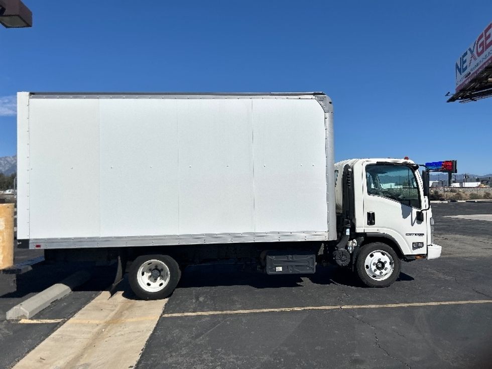 Light Duty Box Truck-Light and Medium Duty Trucks-Isuzu-2022-NPRXD-Fontana-CA-218,080\n\t\tmiles-$ 27,750 - Image 15