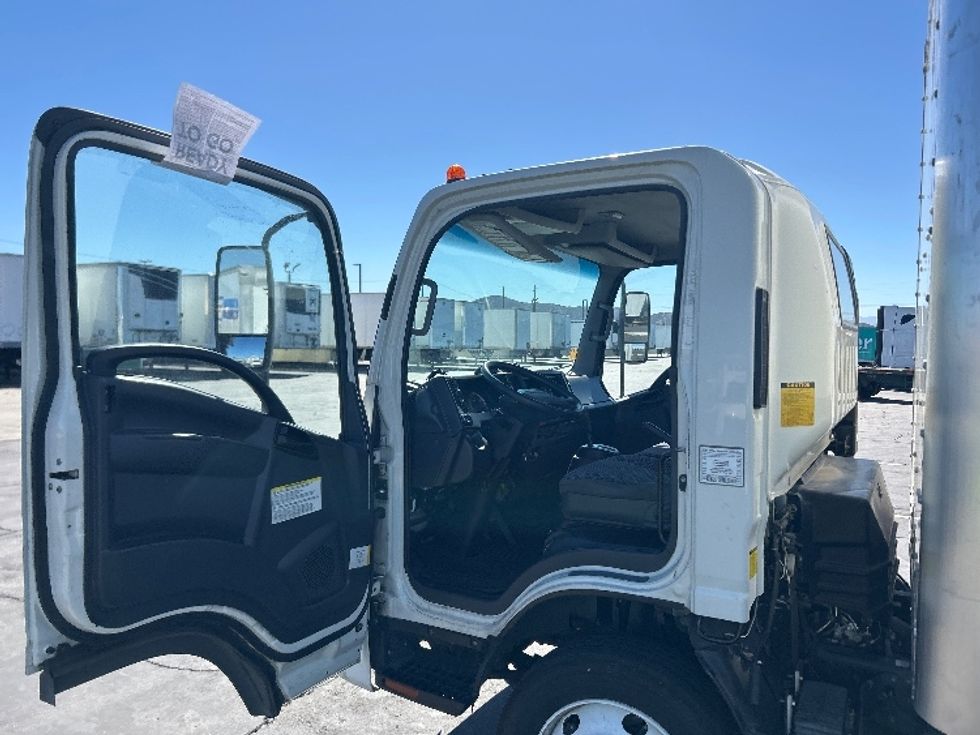 Light Duty Box Truck-Light and Medium Duty Trucks-Isuzu-2022-NPRXD-Fontana-CA-218,080\n\t\tmiles-$ 27,750 - Image 16