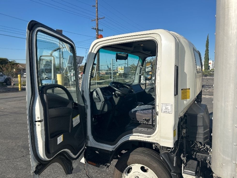 Light Duty Box Truck-Light and Medium Duty Trucks-Isuzu-2022-NPRXD-Fontana-CA-220,082\n\t\tmiles-$ 27,750 - Image 16