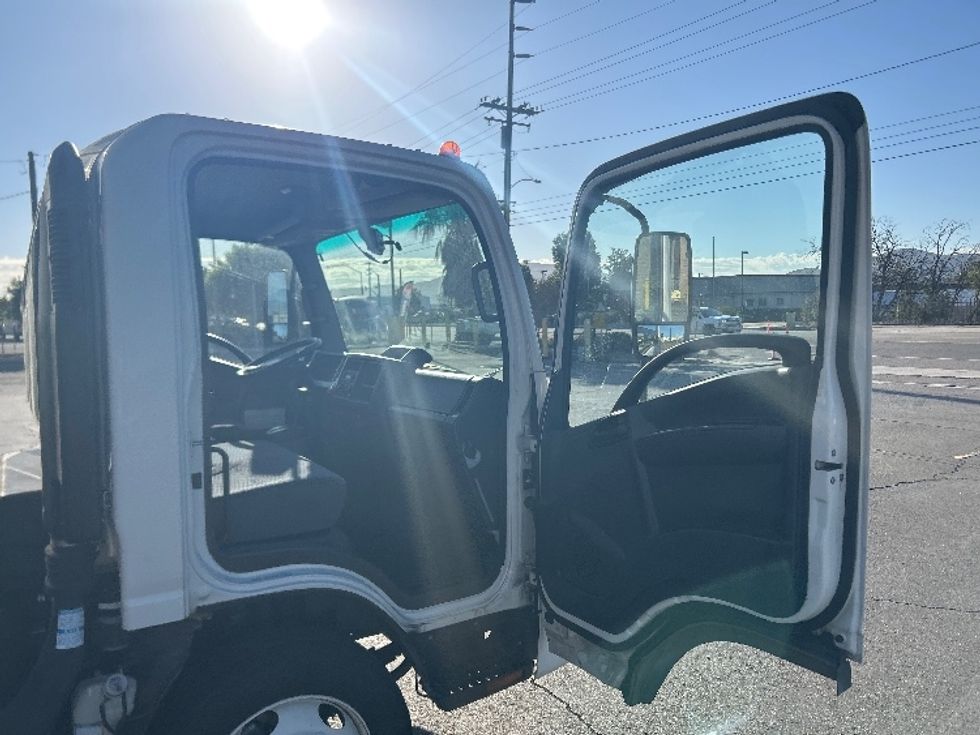 Light Duty Box Truck-Light and Medium Duty Trucks-Isuzu-2022-NPRXD-Fontana-CA-220,082\n\t\tmiles-$ 27,750 - Image 20