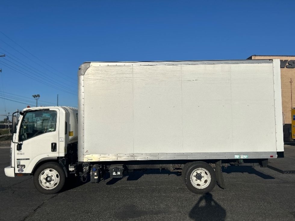 Light Duty Box Truck-Light and Medium Duty Trucks-Isuzu-2022-NPRXD-Fontana-CA-220,082\n\t\tmiles-$ 27,750 - Image 4