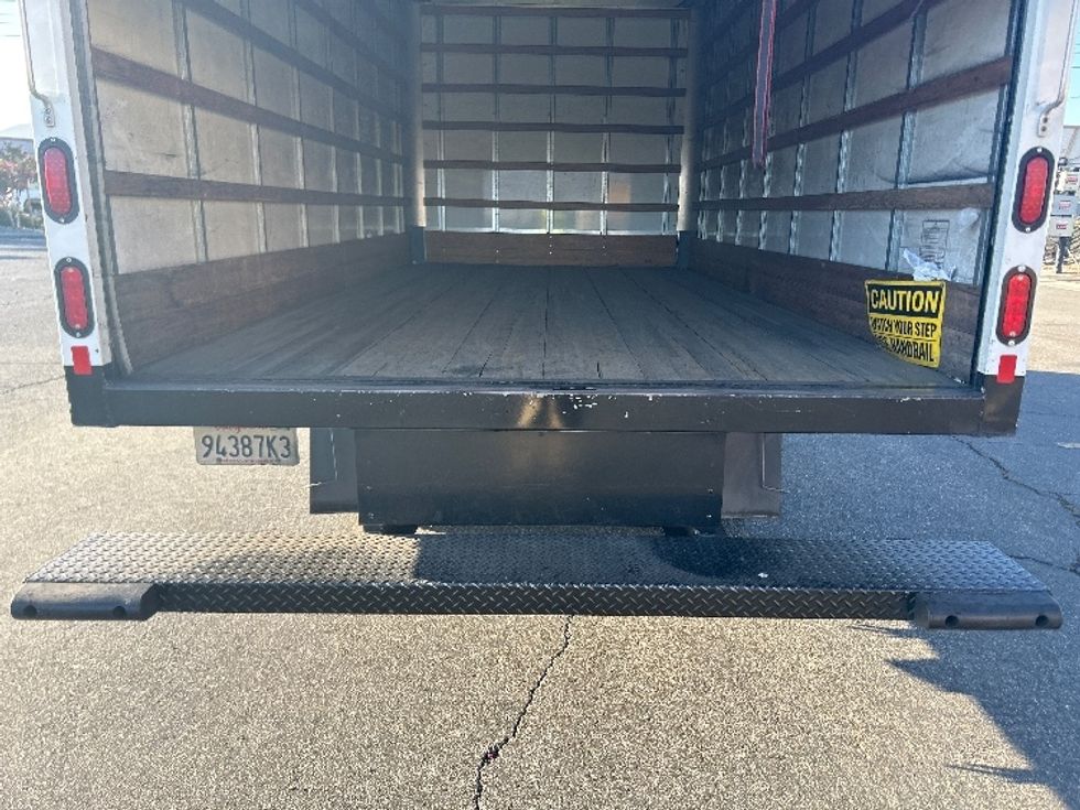 Light Duty Box Truck-Light and Medium Duty Trucks-Isuzu-2022-NPRXD-Fontana-CA-220,082\n\t\tmiles-$ 27,750 - Image 9