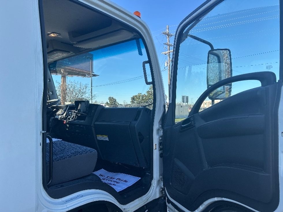 Light Duty Box Truck-Light and Medium Duty Trucks-Isuzu-2022-NPRXD-Lafayette-LA-29,968\n\t\tmiles-$ 65,000 - Image 16