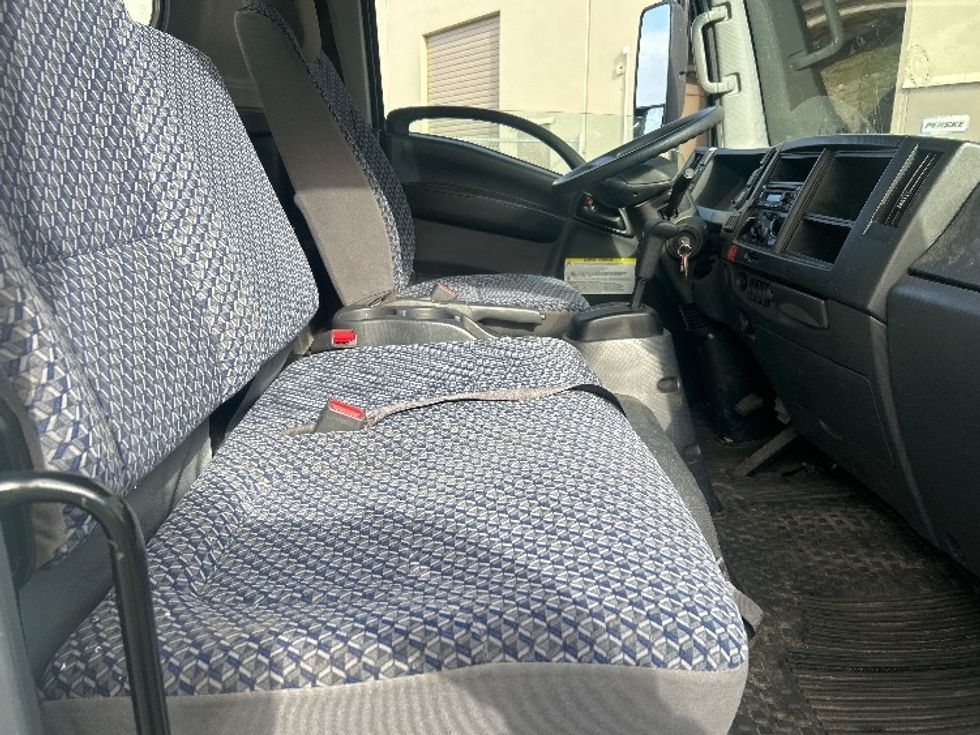 Light Duty Box Truck-Light and Medium Duty Trucks-Isuzu-2022-NPRXD-Lakewood-WA-34,999\n\t\tmiles-$ 57,250 - Image 21