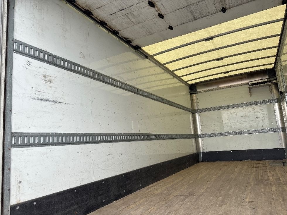 Light Duty Box Truck-Light and Medium Duty Trucks-Isuzu-2022-NPRXD-Mississauga-ON-121,133\n\t\tkm-$ 69,000 - Image 10