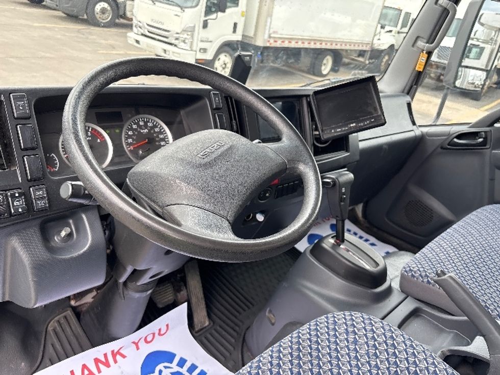 Light Duty Box Truck-Light and Medium Duty Trucks-Isuzu-2022-NPRXD-Mississauga-ON-121,133\n\t\tkm-$ 69,000 - Image 16