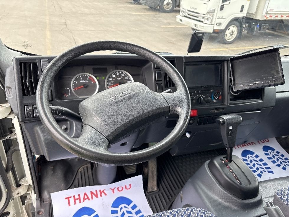 Light Duty Box Truck-Light and Medium Duty Trucks-Isuzu-2022-NPRXD-Mississauga-ON-121,133\n\t\tkm-$ 69,000 - Image 17