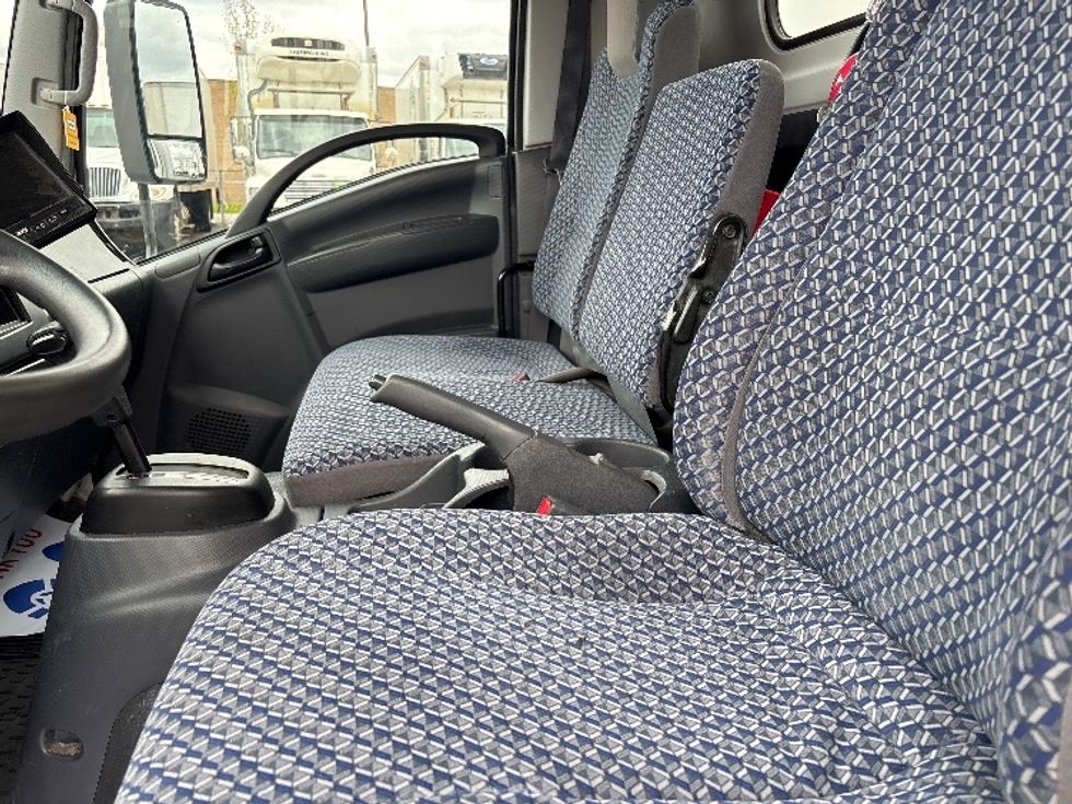 Light Duty Box Truck-Light and Medium Duty Trucks-Isuzu-2022-NPRXD-Mississauga-ON-121,133\n\t\tkm-$ 69,000 - Image 18