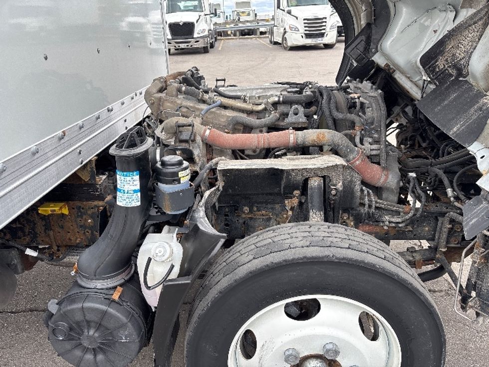 Light Duty Box Truck-Light and Medium Duty Trucks-Isuzu-2022-NPRXD-Mississauga-ON-121,133\n\t\tkm-$ 69,000 - Image 22