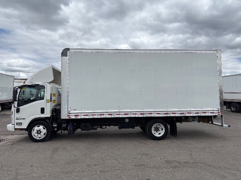 Light Duty Box Truck-Light and Medium Duty Trucks-Isuzu-2022-NPRXD-Mississauga-ON-121,133\n\t\tkm-$ 69,000 - Image 4