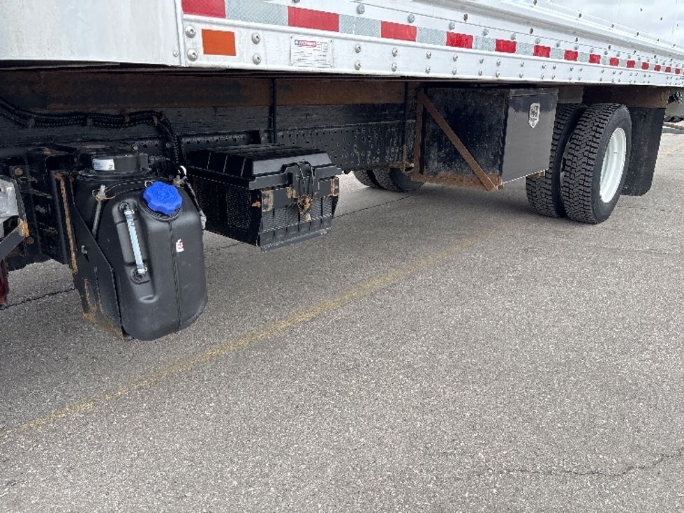 Light Duty Box Truck-Light and Medium Duty Trucks-Isuzu-2022-NPRXD-Mississauga-ON-121,133\n\t\tkm-$ 69,000 - Image 5