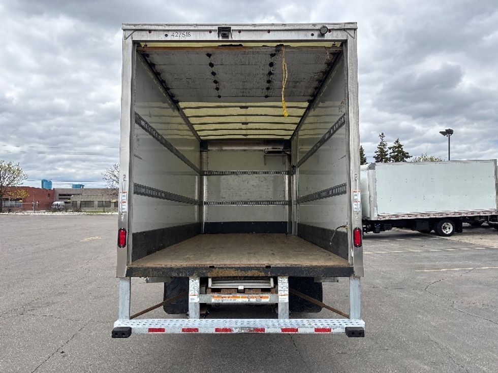 Light Duty Box Truck-Light and Medium Duty Trucks-Isuzu-2022-NPRXD-Mississauga-ON-121,133\n\t\tkm-$ 69,000 - Image 8