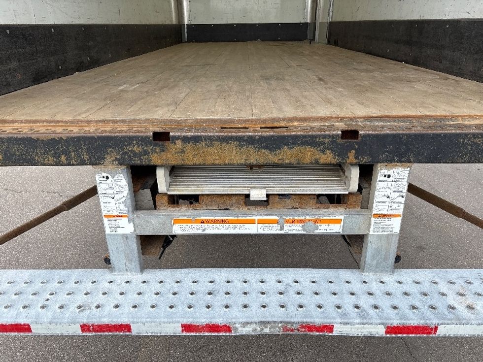 Light Duty Box Truck-Light and Medium Duty Trucks-Isuzu-2022-NPRXD-Mississauga-ON-121,133\n\t\tkm-$ 69,000 - Image 9