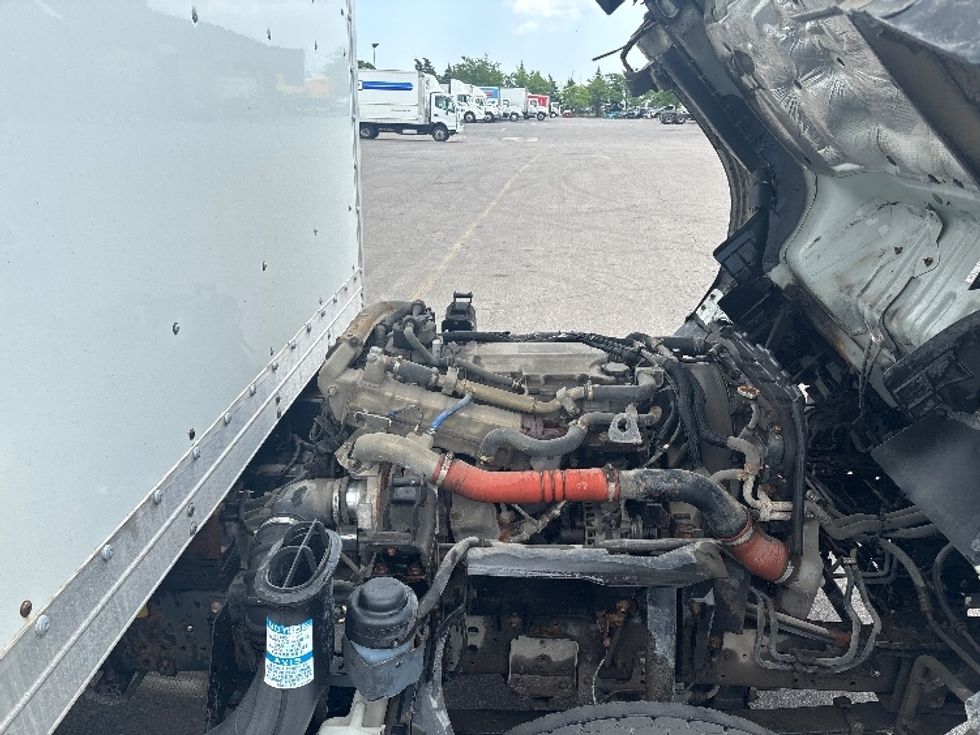 Light Duty Box Truck-Light and Medium Duty Trucks-Isuzu-2022-NPRXD-Mississauga-ON-89,121\n\t\tkm-$ 61,250 - Image 21