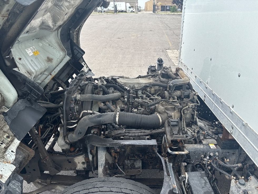 Light Duty Box Truck-Light and Medium Duty Trucks-Isuzu-2022-NPRXD-Mississauga-ON-89,121\n\t\tkm-$ 61,250 - Image 22