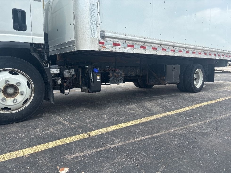 Light Duty Box Truck-Light and Medium Duty Trucks-Isuzu-2022-NPRXD-Mississauga-ON-89,121\n\t\tkm-$ 61,250 - Image 5